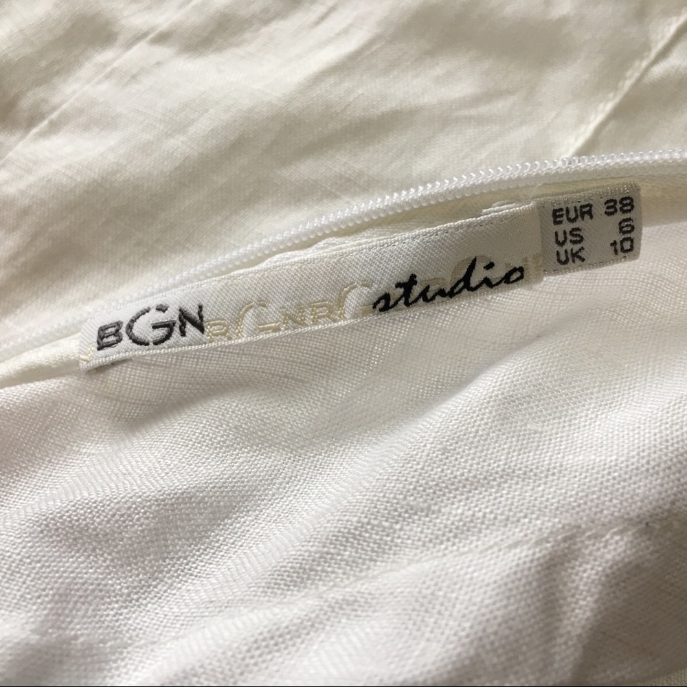 🆕{BGN Studio} White Linen dress + metallic detail - Picture 5 of 8